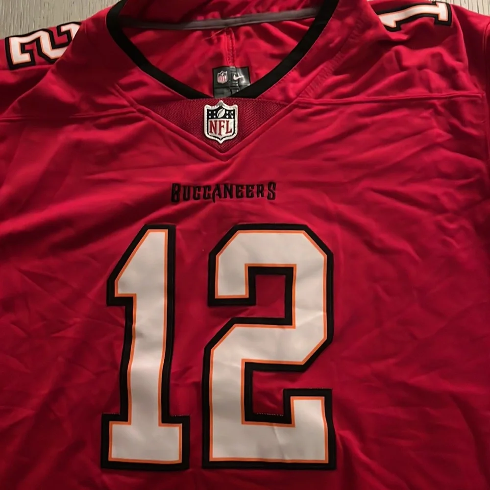 Nike Buccaneers #12 Tom Brady Red Jersey - Picture 2 of 6